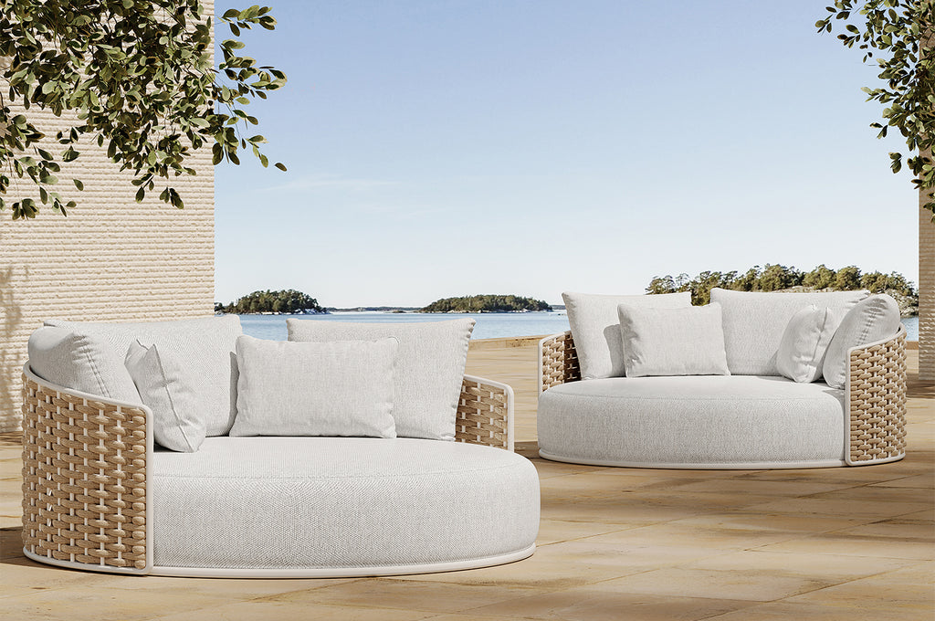 The Wave | Low-Profile Circular Outdoor Daybed with Bold Cross-Hatch Weave