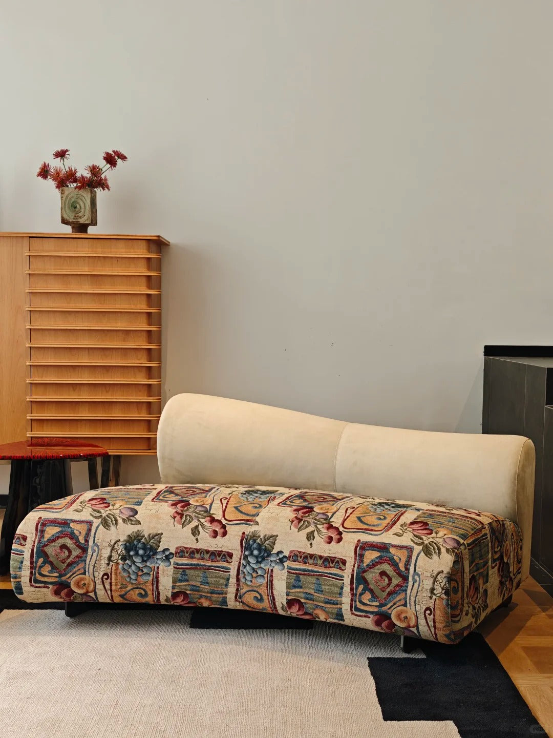「Eden Garden」Vintage Floral Print Curved Chaise Sofa
