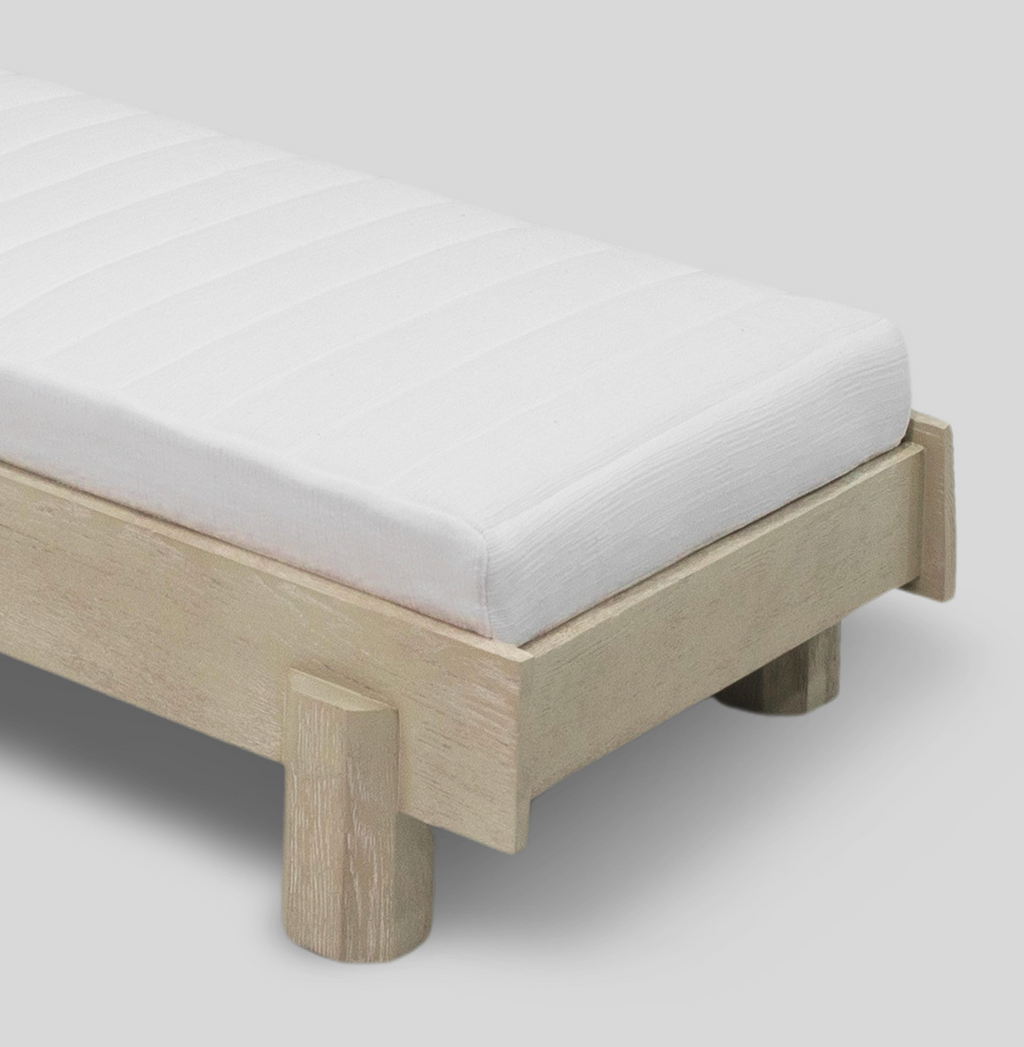 「Modulo」Oak Wood Frame Cotton Fabric Indoor Chaise Lounge Bench