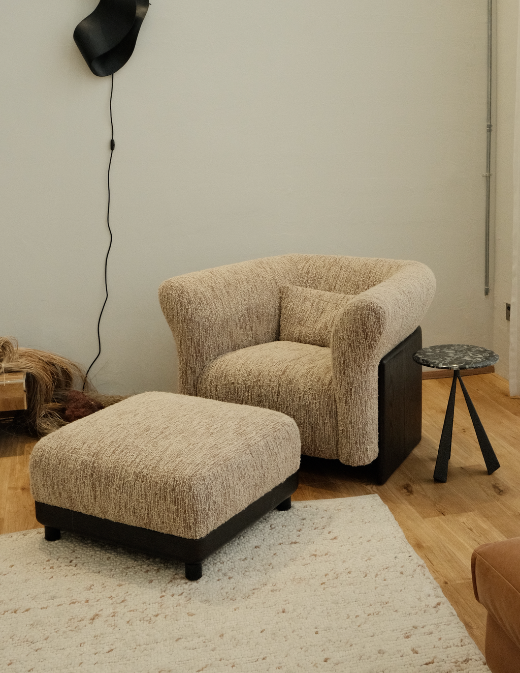「Echo」Organic Modern Textured Lounge Chair