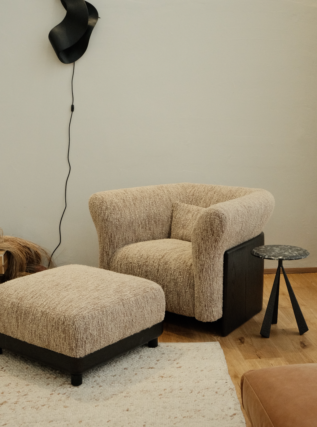「Echo」Organic Modern Textured Lounge Chair