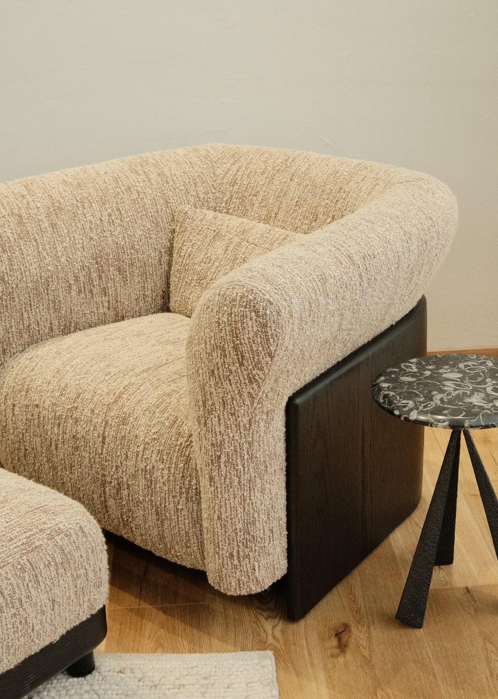「Echo」Organic Modern Textured Lounge Chair