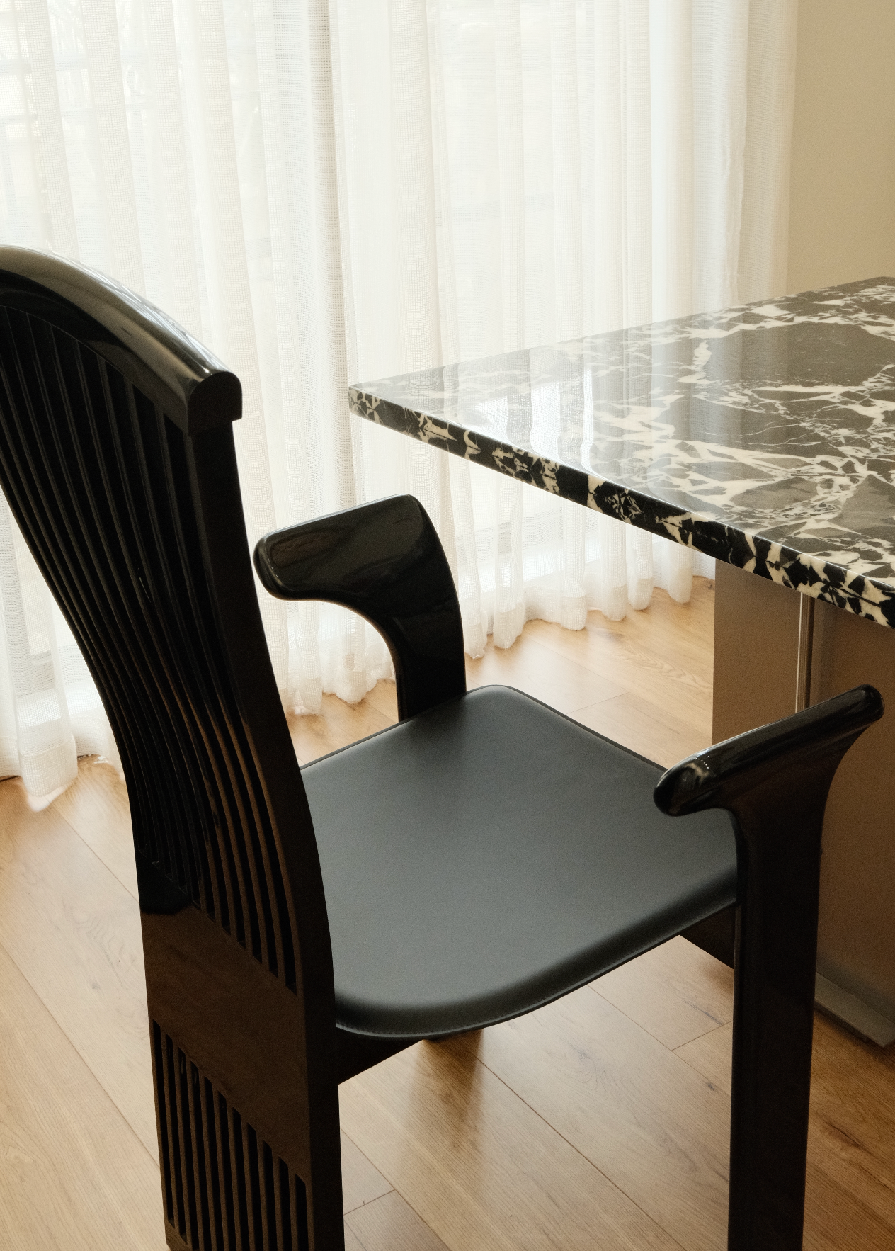 「Organ Pipe」Sculptural High-Gloss Arm Dining Chair