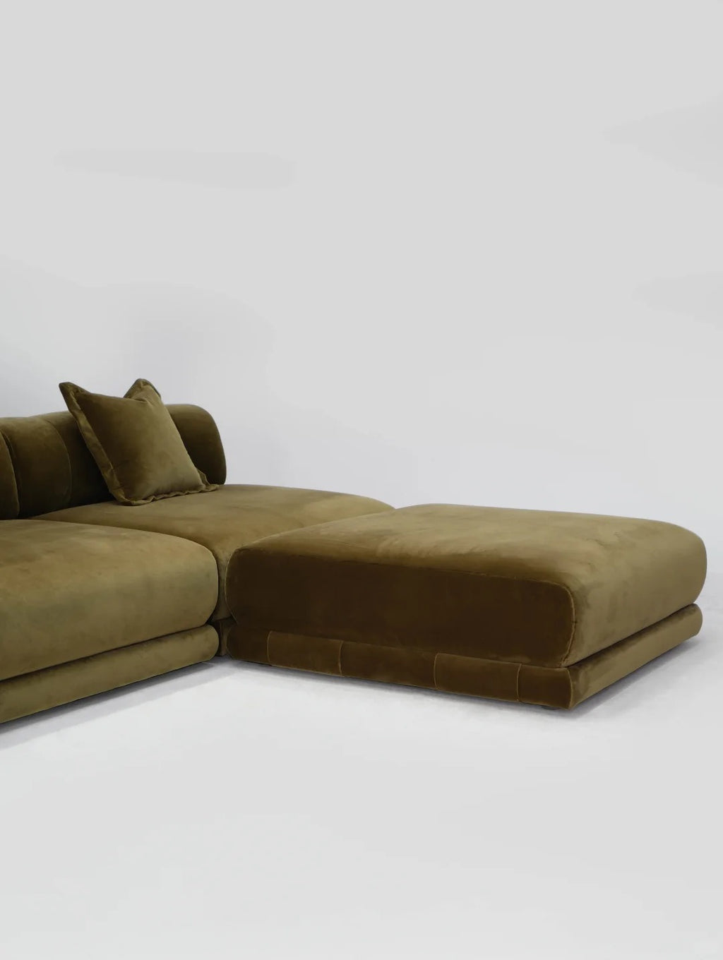 「Olive Vista」Modern Modular Velvet Sectional Sofa