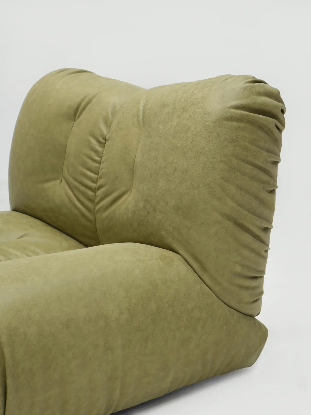 Verdant」Sage Green Sand-Wax Leather Lounge Chair