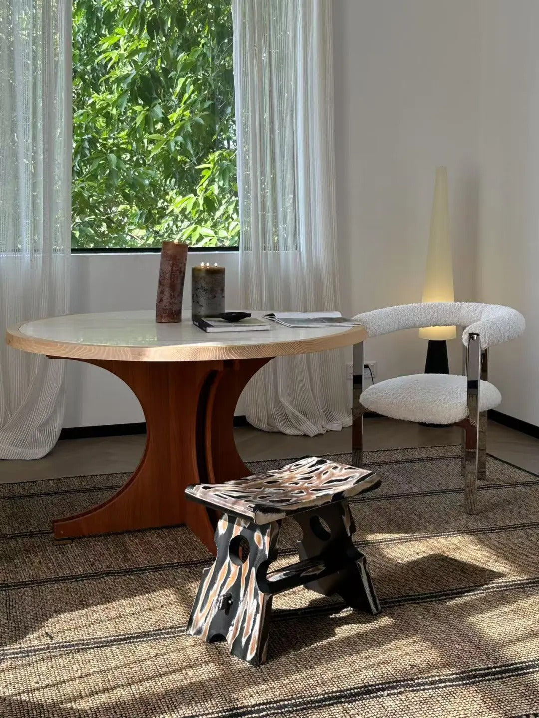 「Babeta」Organic Modern Travertine Round Dining Table