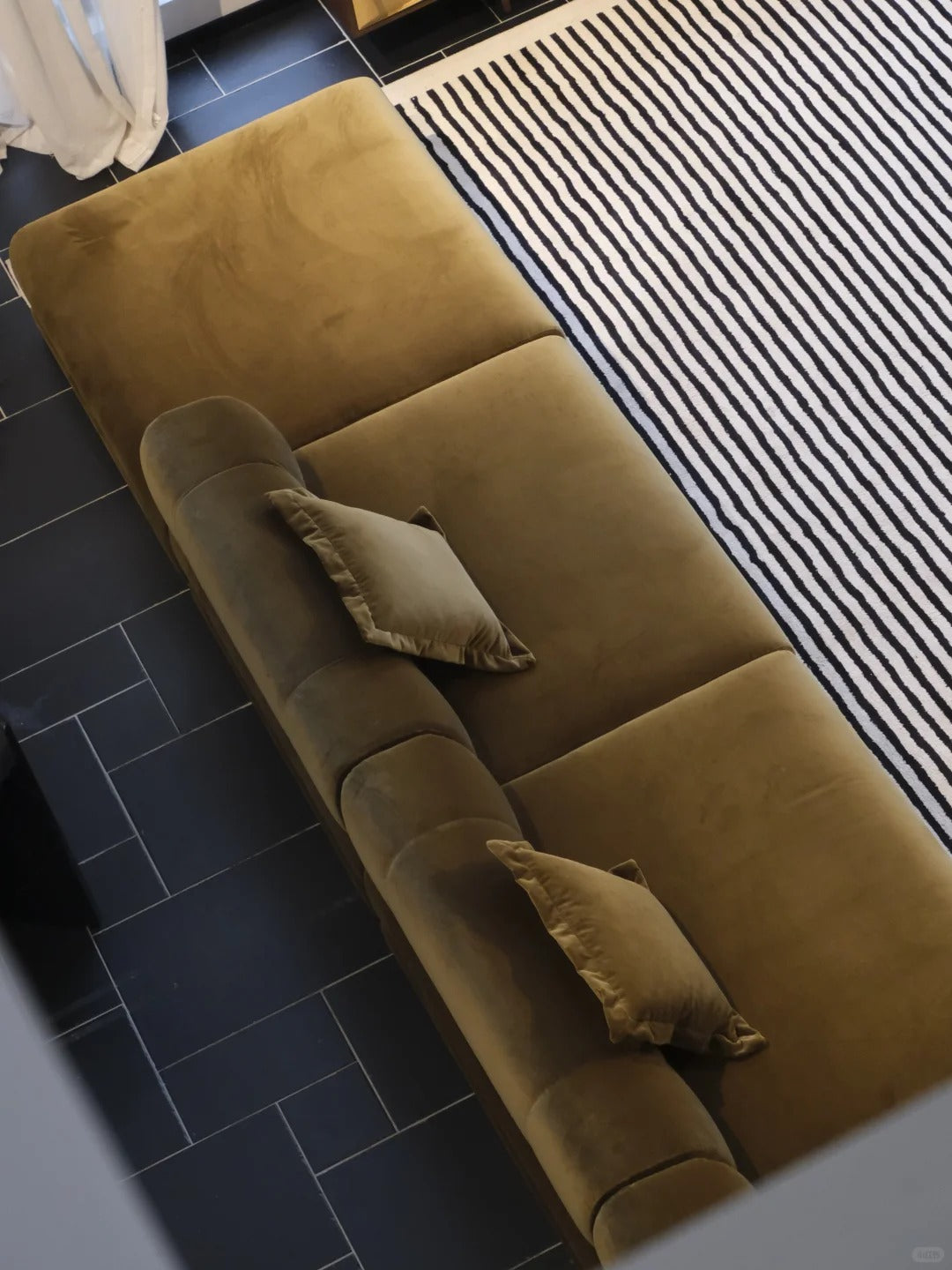 「Olive Vista」Modern Modular Velvet Sectional Sofa