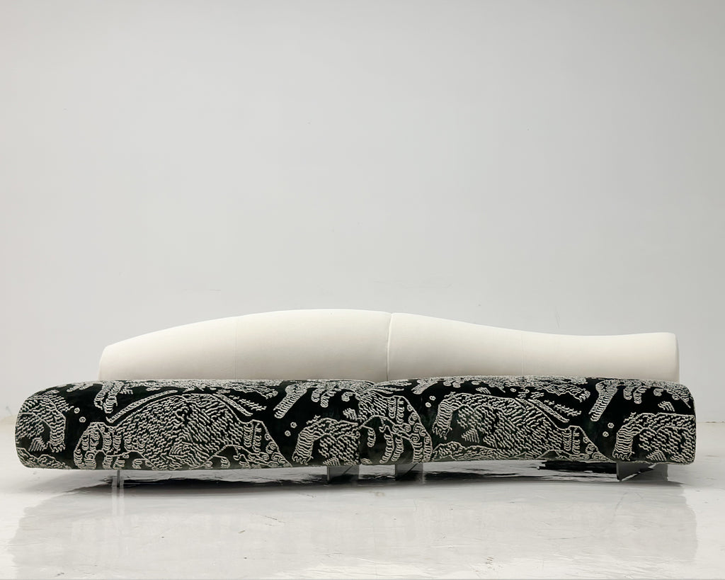 「Eden Tiger」Retro-Inspired Patterned Two-Tone Curved Sofa