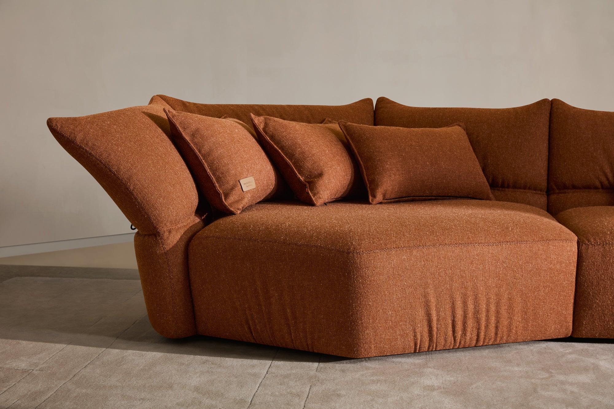 「Amber Cloud」Luxury Modular Fabric Sofa