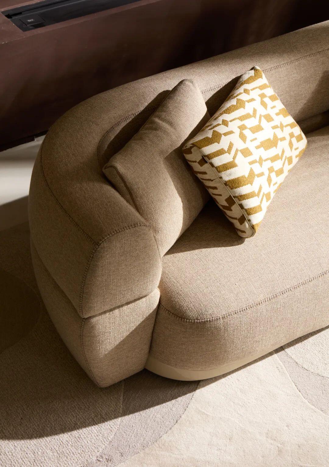 「Oat Horizon」Luxury Curved Modular Sofa
