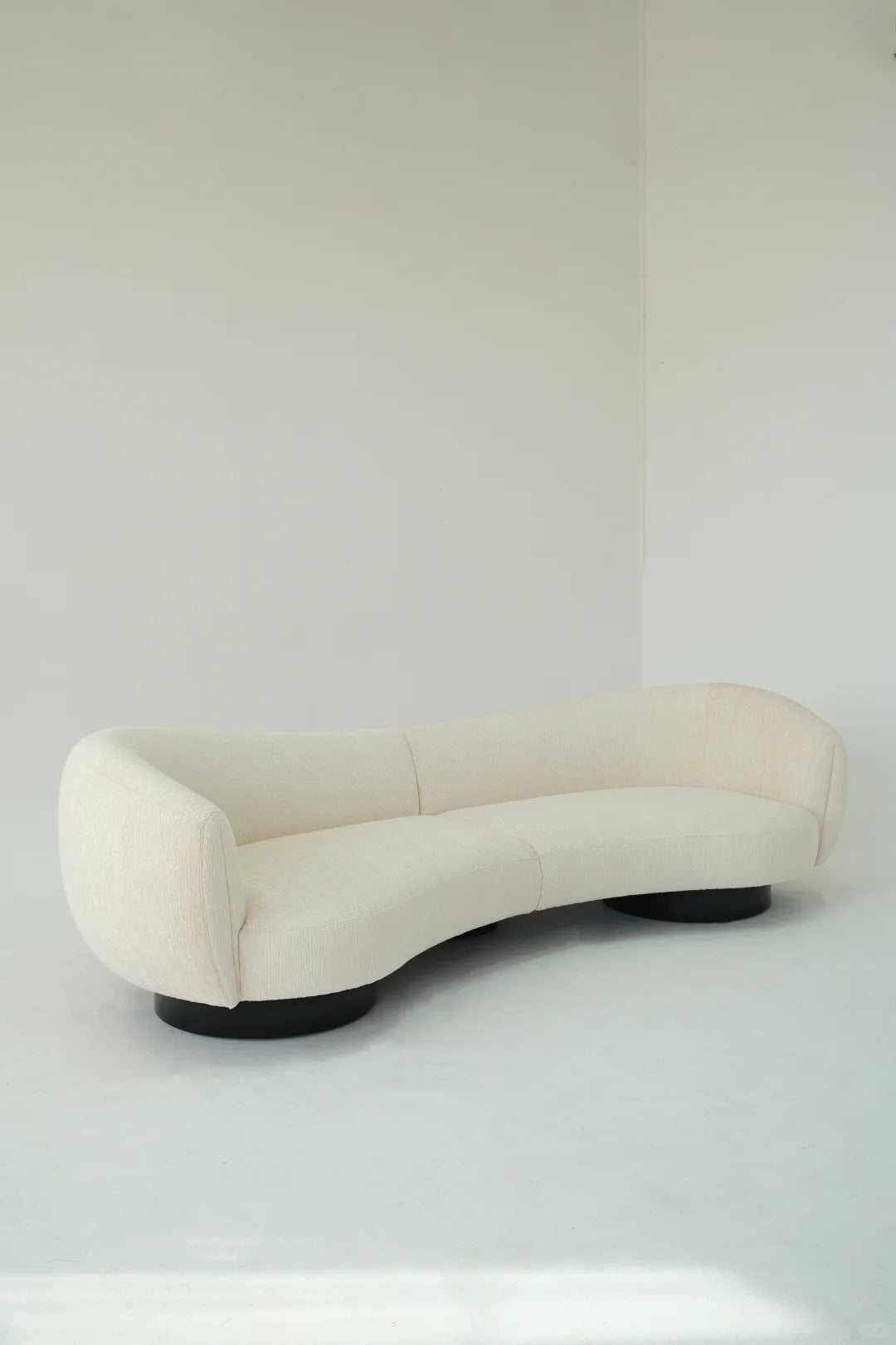 「Moon Embrace」Modern Minimalist Quiet Luxury Cloud Curved Sofa