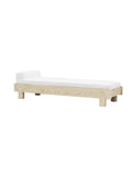 Wooden bench with white cushion ，Modulo oak wood frame cotton fabric indoor chaise lounge, off-white upholstery with headrest, luxury relaxation chair for living rooms and hotels.